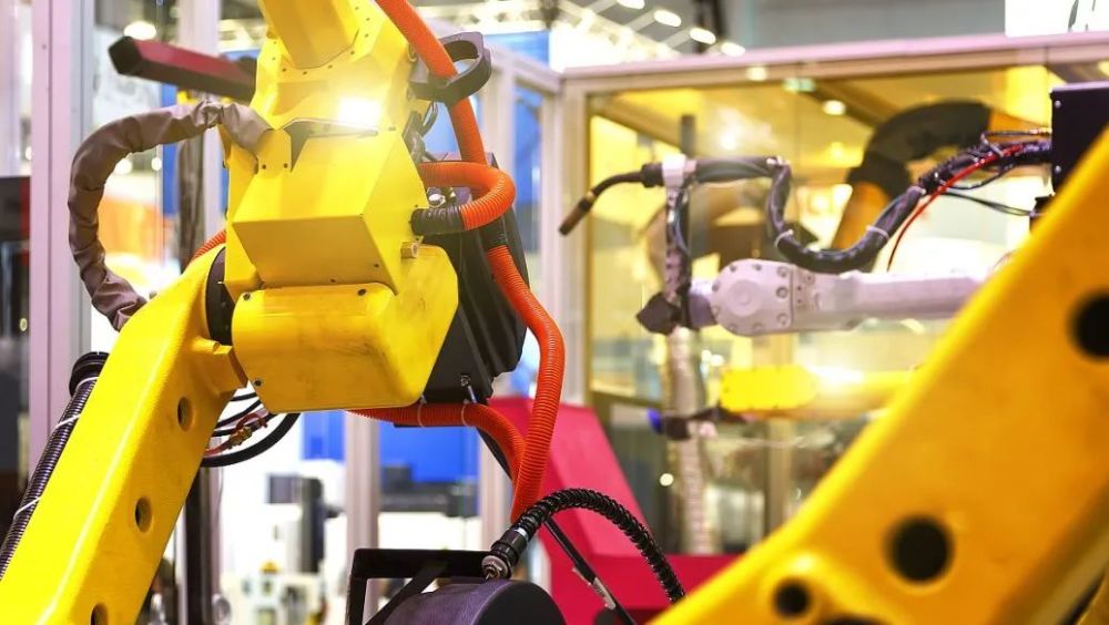 机器人产业爆发后迎来机遇，许多企业抓住了天津工业博览会