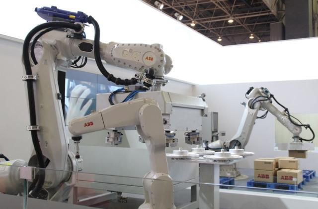 新兴产业的2020研究：工业机器人的新世界