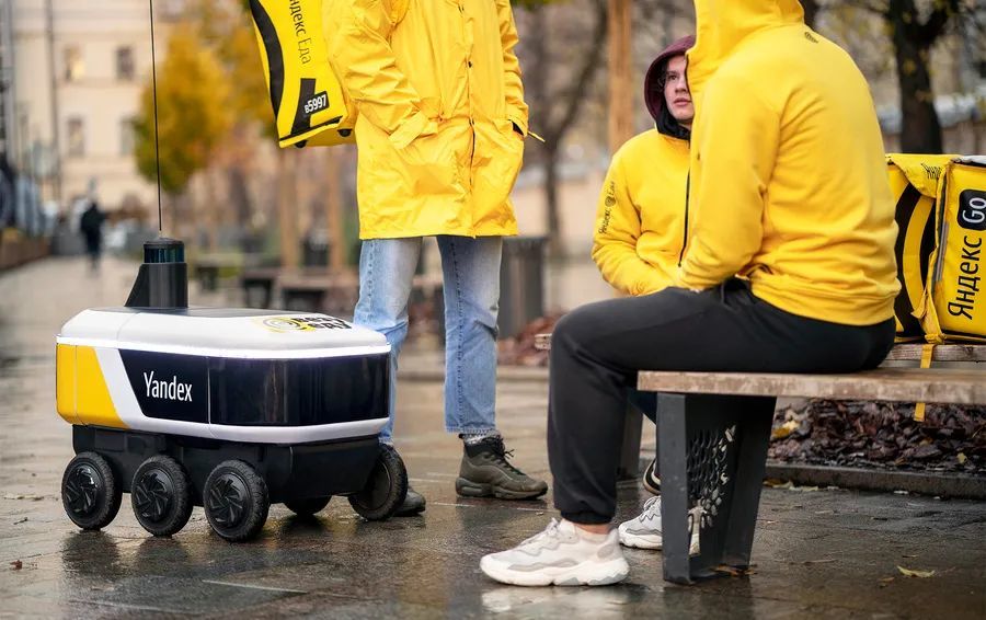 莫斯科推出机器人送餐服务！