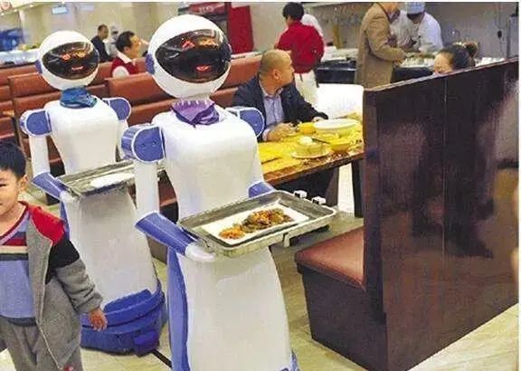 餐饮机器人销量已超过1万台。行业创新到了吗？