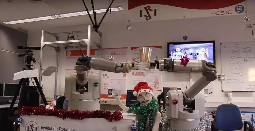 Robot Christmas！呆板人玩转圣诞节！
