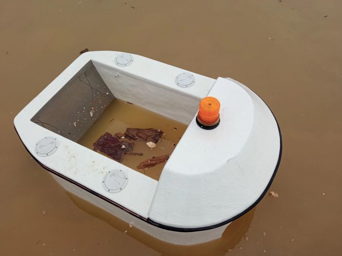 Clearbot：一款能自动在水上追踪搜集废物的呆板人