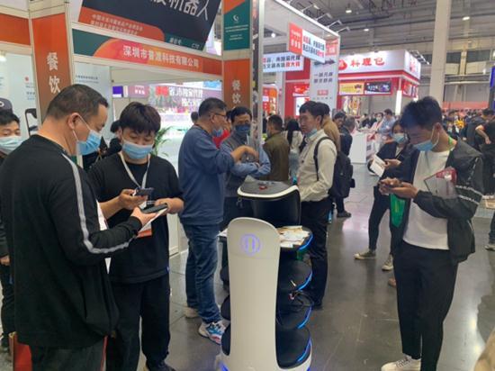 行业证词，请参见普渡机器人令人惊叹的北京餐饮采购展览会
