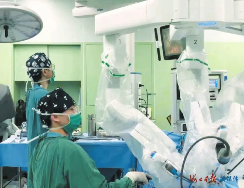省妇女儿童医学中心｜第四代达芬奇机器人 正式“上岗”