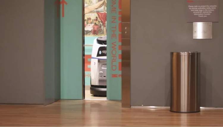 机器人要怎么“自主乘梯”？浦东企业研发全球首款数字电梯