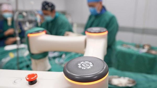全国首例！唯迈医疗介入手术机器人在安贞医院完成PCI手术