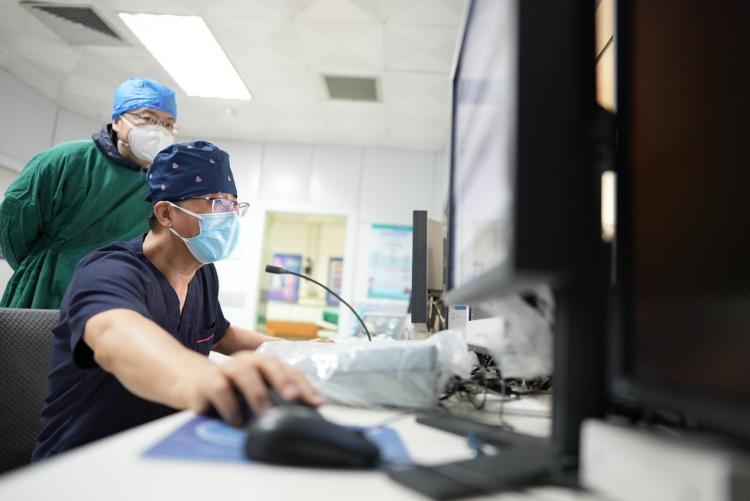 全国首例！唯迈医疗介入手术机器人在安贞医院完成PCI手术