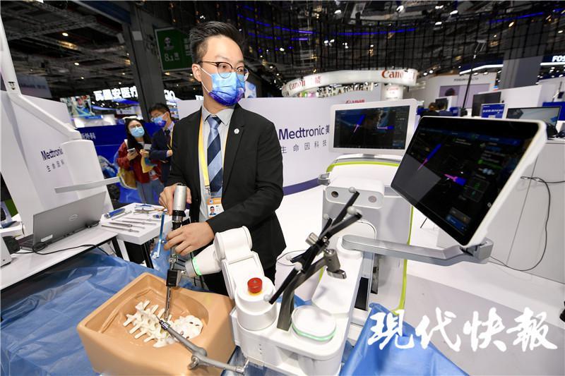 展品变商品！会“导航”的脊柱手术机器人将落地长三角地区医院