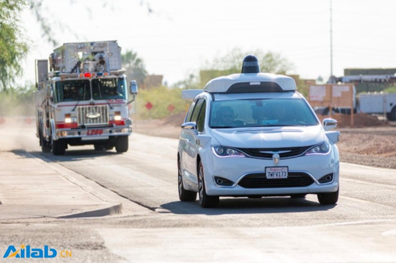 谷歌培训执法部门如何处理自动驾驶汽车撞车事故